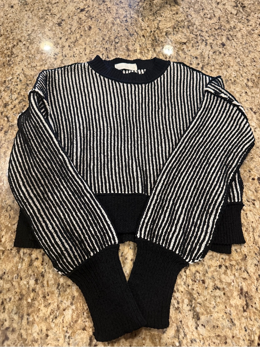 Sz S New In Striped Black & White Crewneck Sweater
